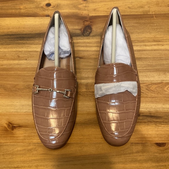 NWT Jenn Ardor Penny Loafers in Tan Crocodile Faux Leather - Picture 3 of 13